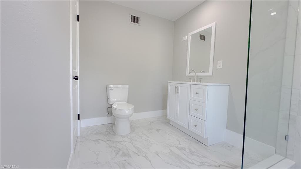 9025 Somerset Ln, Bonita Springs, FL 34135-14