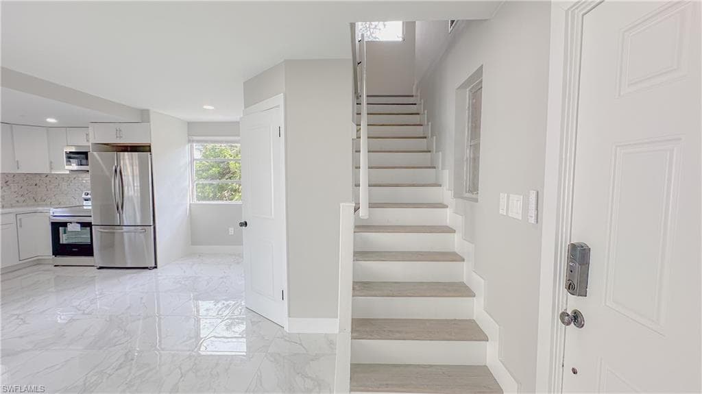 9025 Somerset Ln, Bonita Springs, FL 34135-24