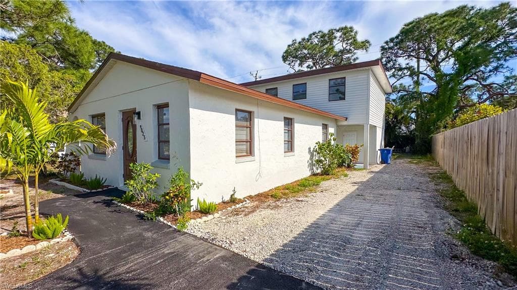 9025 Somerset Ln, Bonita Springs, FL 34135-3
