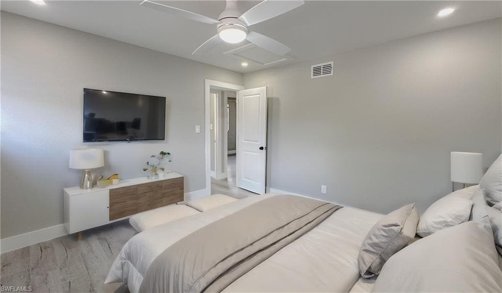 9025 Somerset Ln, Bonita Springs, FL 34135-7