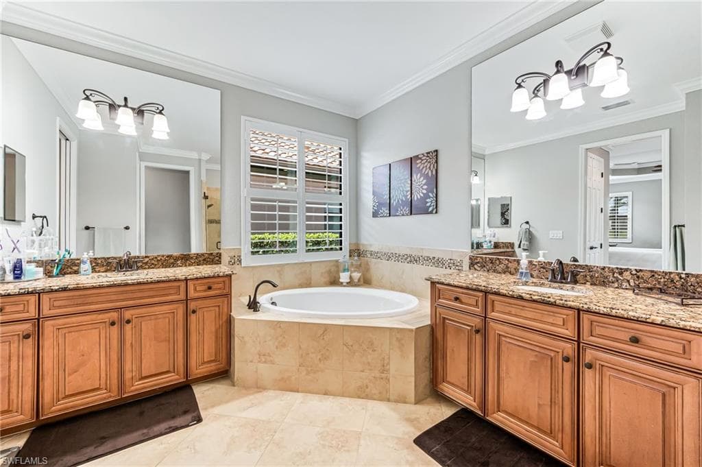 12696 Kinross Ln, Naples, FL 34120-18
