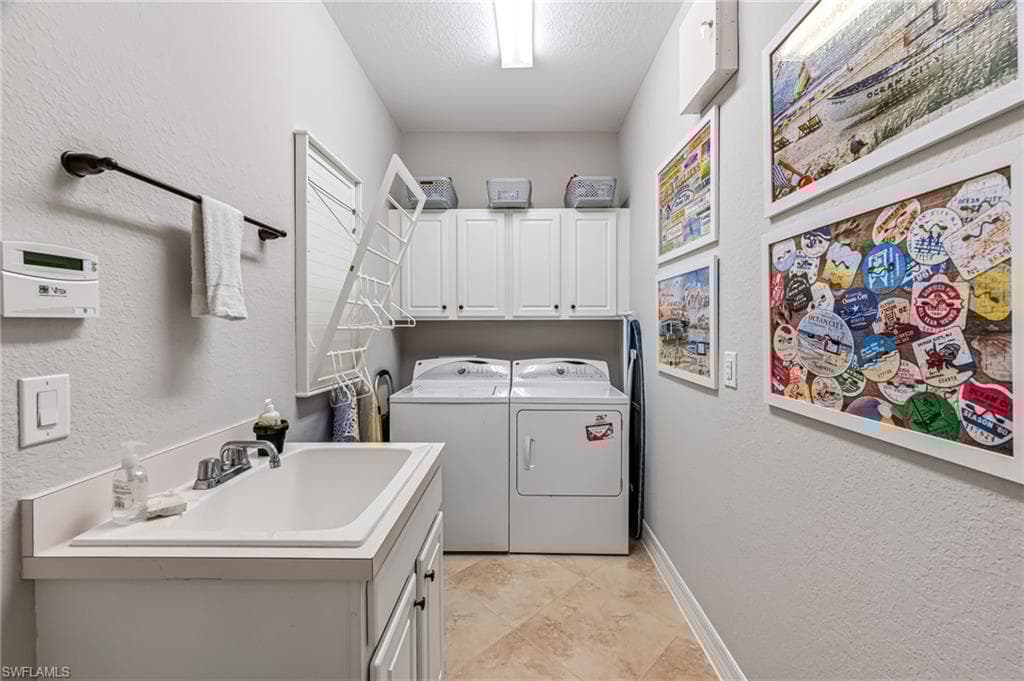 12696 Kinross Ln, Naples, FL 34120-24