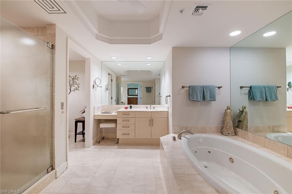 8473 Bay Colony Dr 203, Naples, FL 34108-13