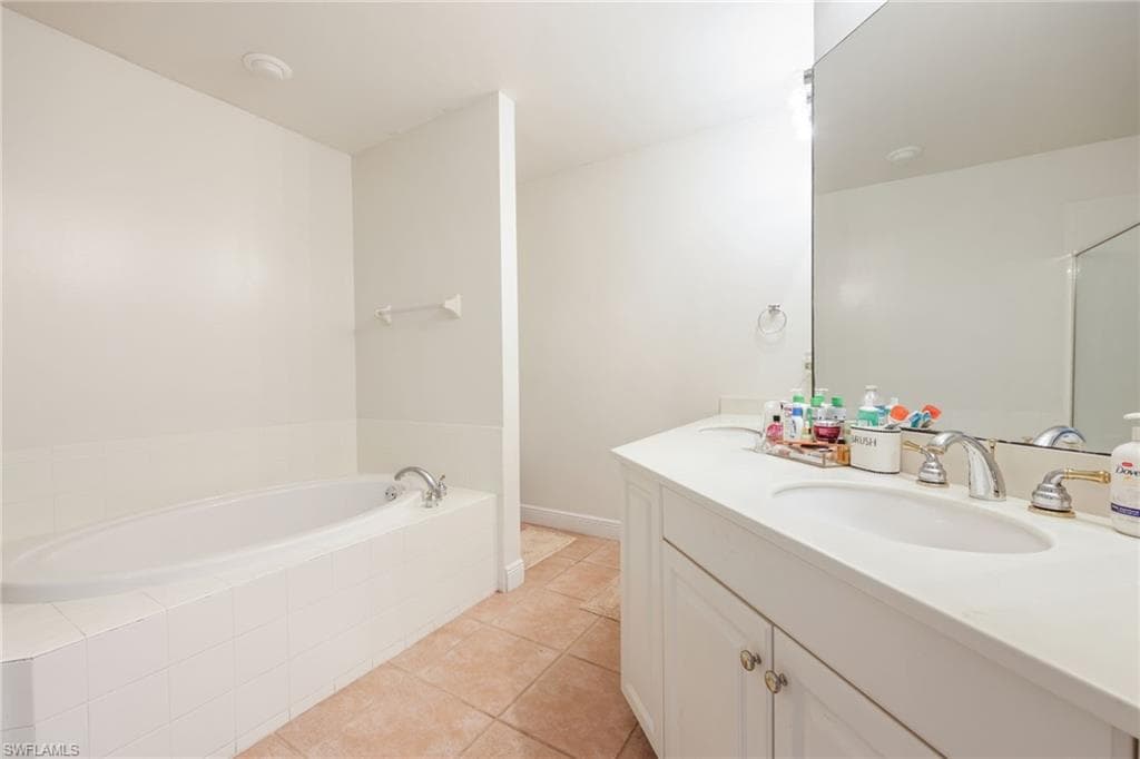 5630 Chelsey Ln 102, Fort Myers, FL 33912-11