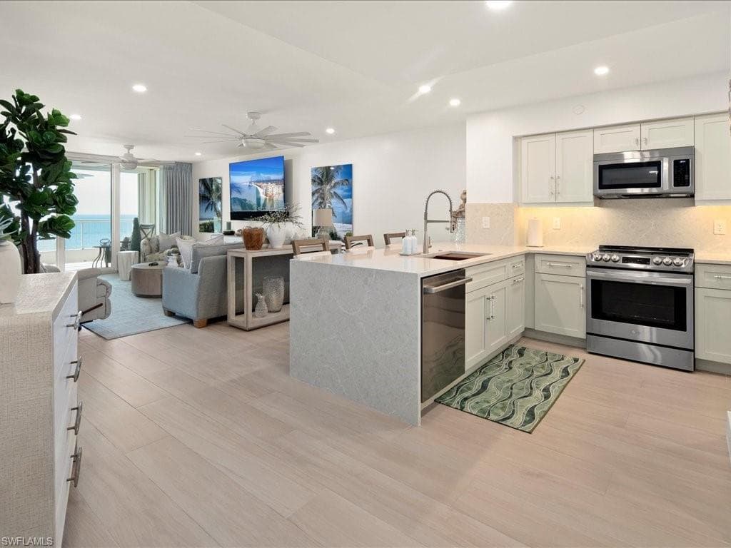 990 Cape Marco Dr 307, Marco Island, FL 34145-6