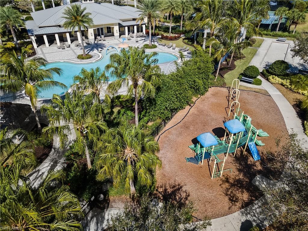 1751 Alameda Dr, Naples, FL 34120-33