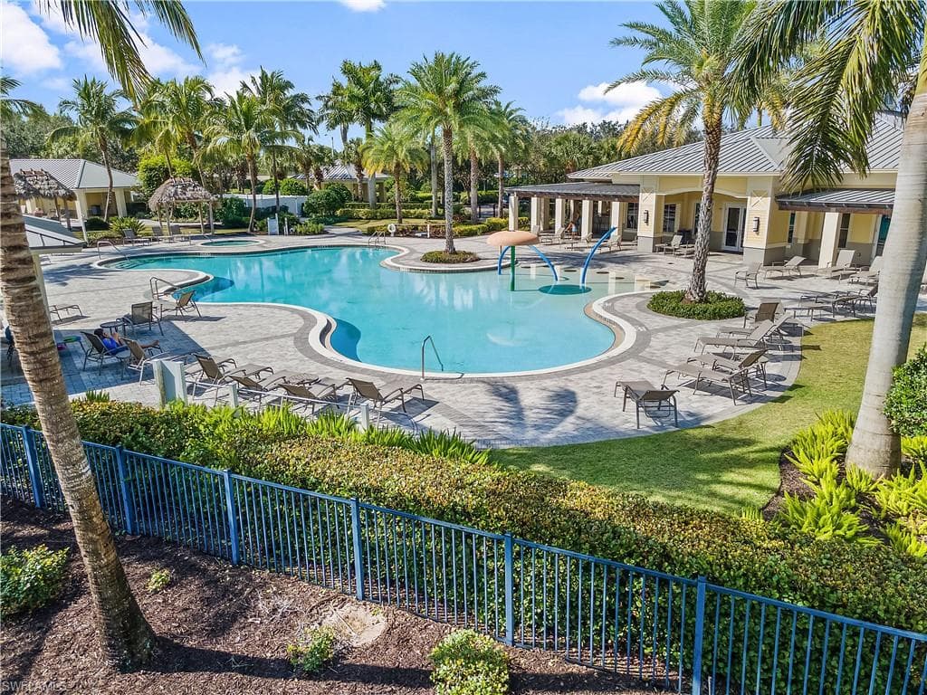 1751 Alameda Dr, Naples, FL 34120-39