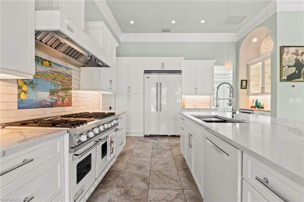 491 Wedge Dr, Naples, FL 34103-9
