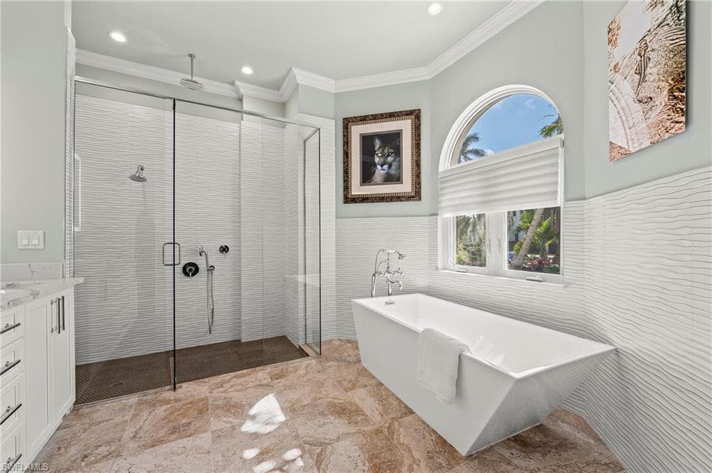 491 Wedge Dr, Naples, FL 34103-19