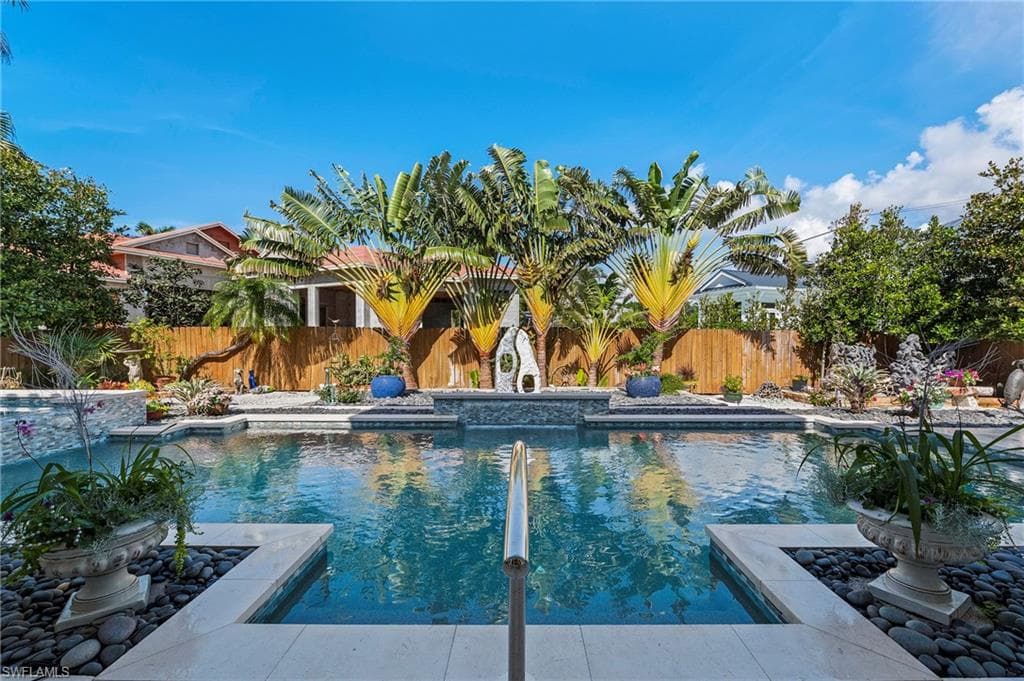 491 Wedge Dr, Naples, FL 34103-34