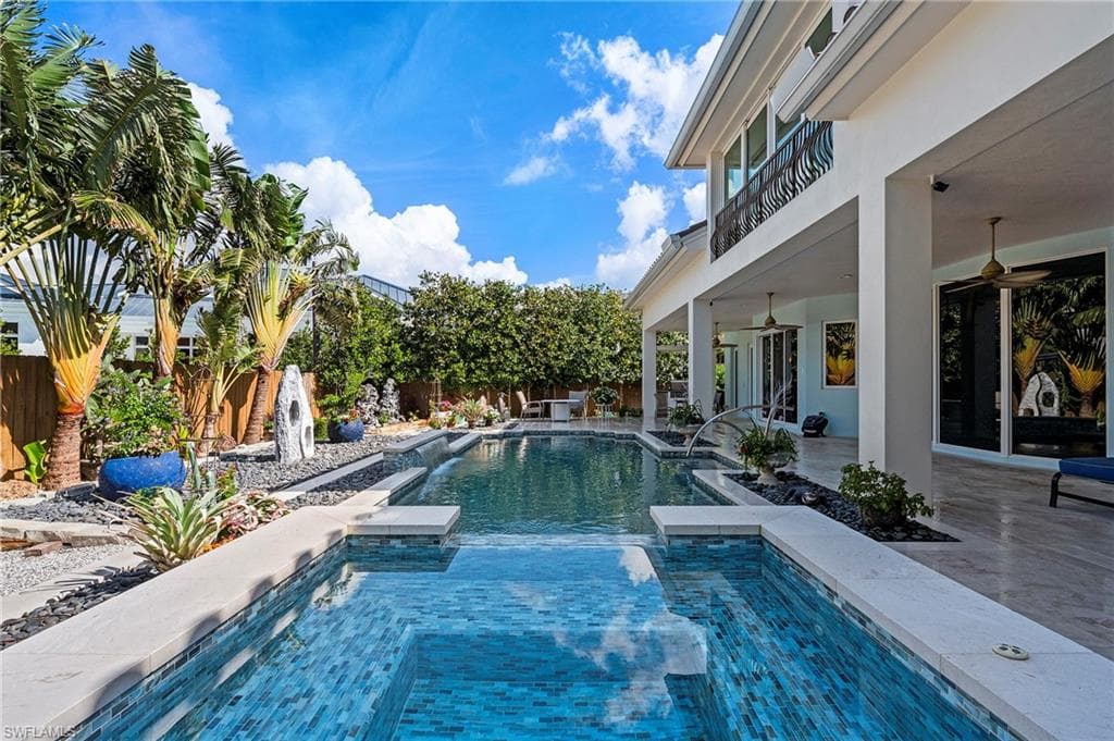 491 Wedge Dr, Naples, FL 34103-35