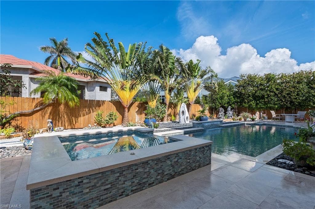 491 Wedge Dr, Naples, FL 34103-36