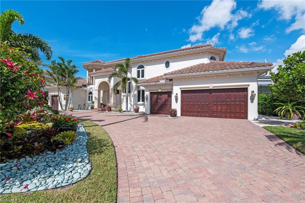 491 Wedge Dr, Naples, FL 34103-2