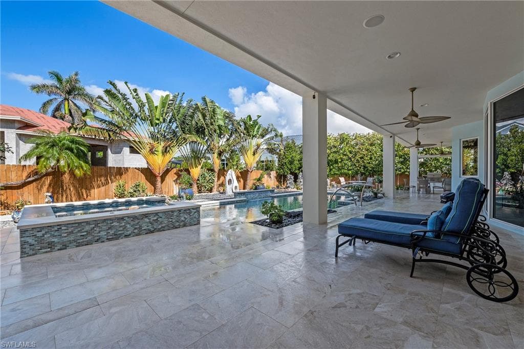 491 Wedge Dr, Naples, FL 34103-38