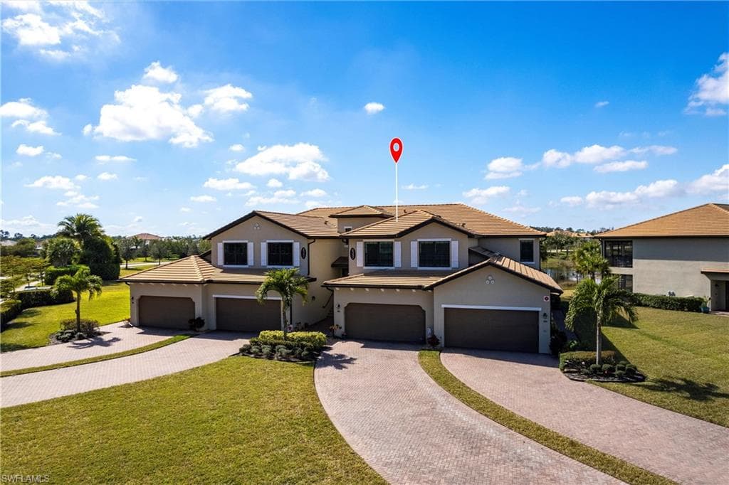 2351 Montserrat Ln 202, Naples, FL 34120-33