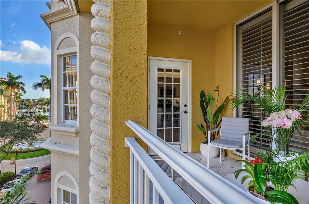 410 Bayfront Pl 2403, Naples, FL 34102-9