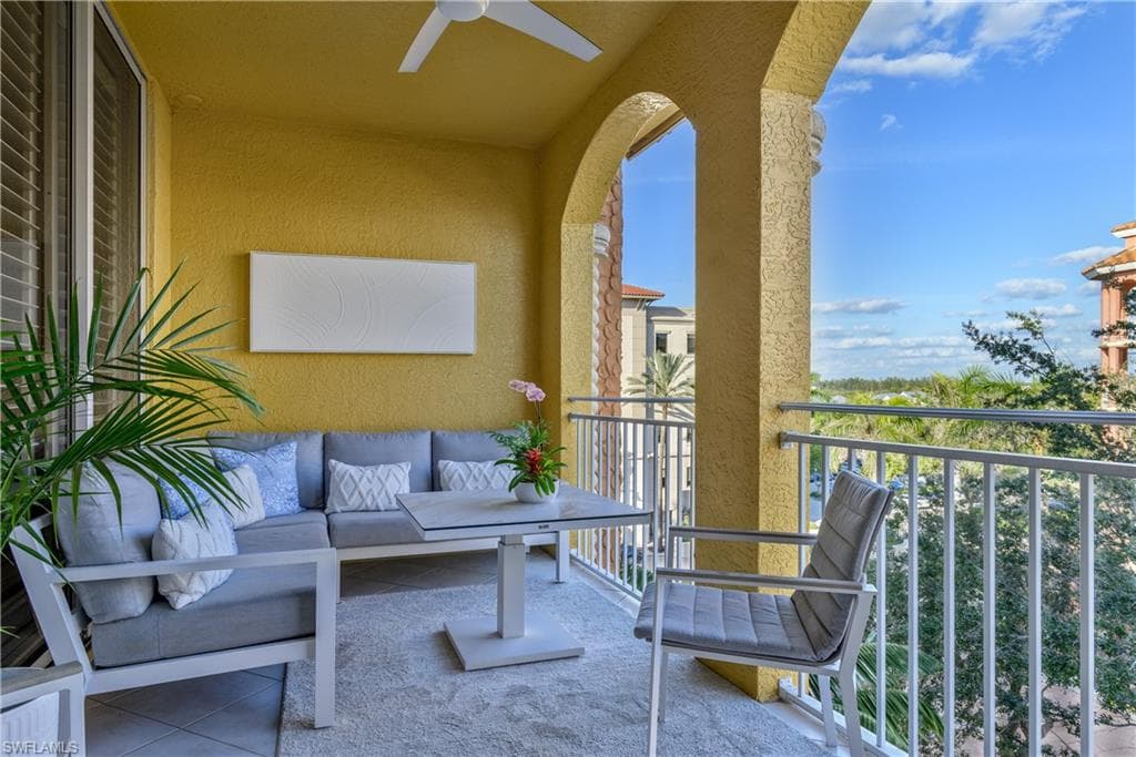 410 Bayfront Pl 2403, Naples, FL 34102-11