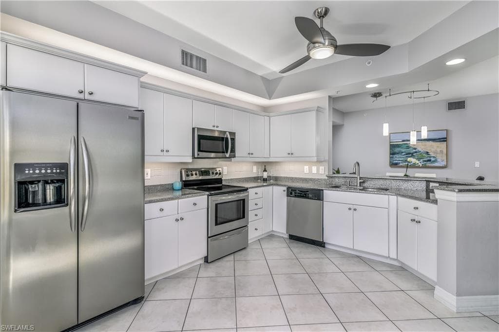 410 Bayfront Pl 2403, Naples, FL 34102-12
