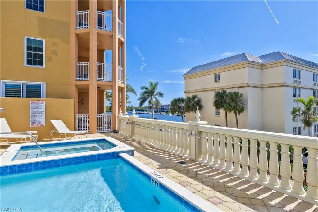 410 Bayfront Pl 2403, Naples, FL 34102-25