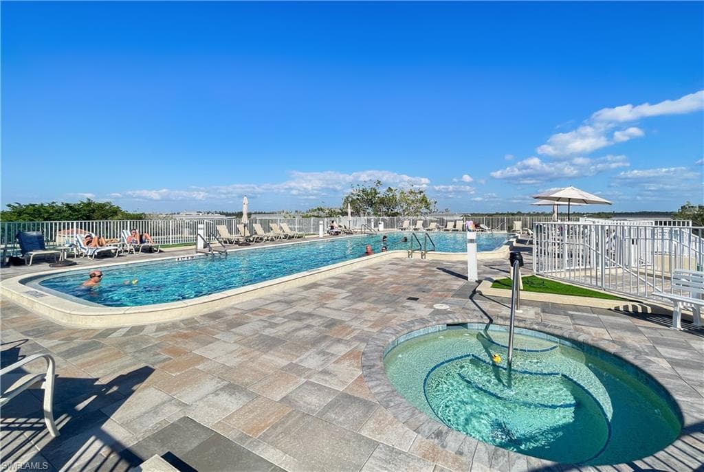 410 Bayfront Pl 2403, Naples, FL 34102-28