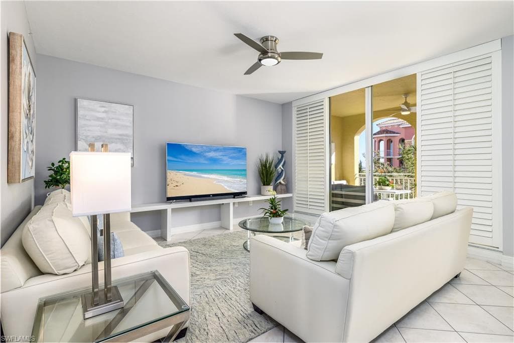 410 Bayfront Pl 2403, Naples, FL 34102-3