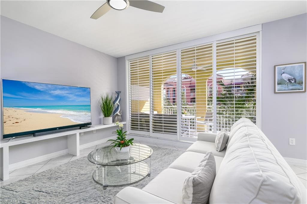 410 Bayfront Pl 2403, Naples, FL 34102-4