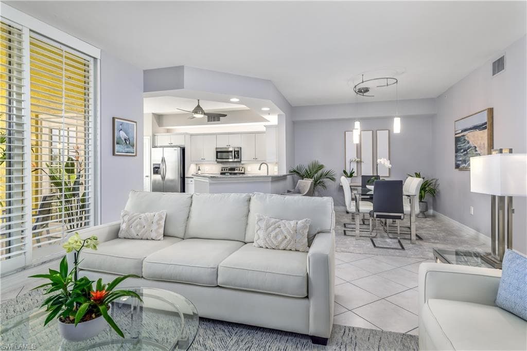 410 Bayfront Pl 2403, Naples, FL 34102-5