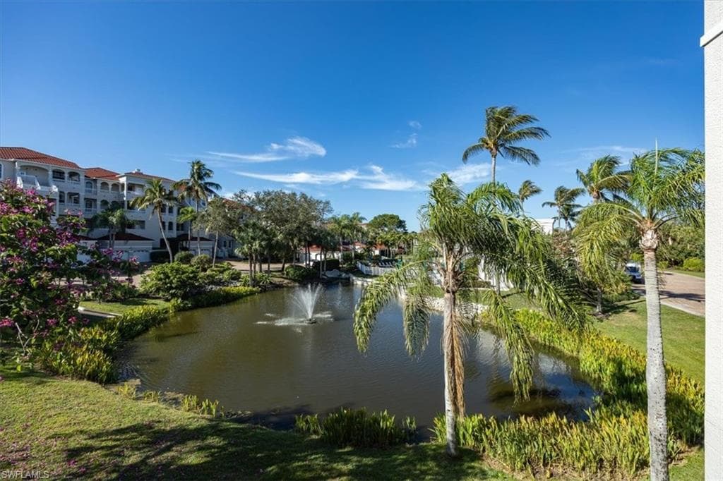 1575 Clermont Dr N-201, Naples, FL 34109-3