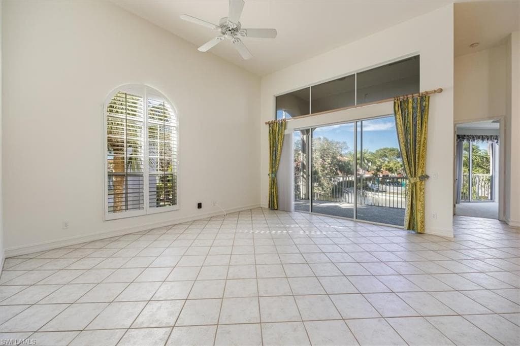 1575 Clermont Dr N-201, Naples, FL 34109-7