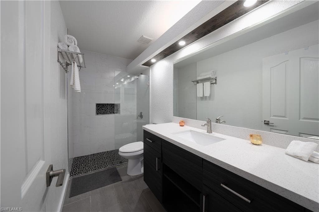 1011 9th St SW, Naples, FL 34117-35