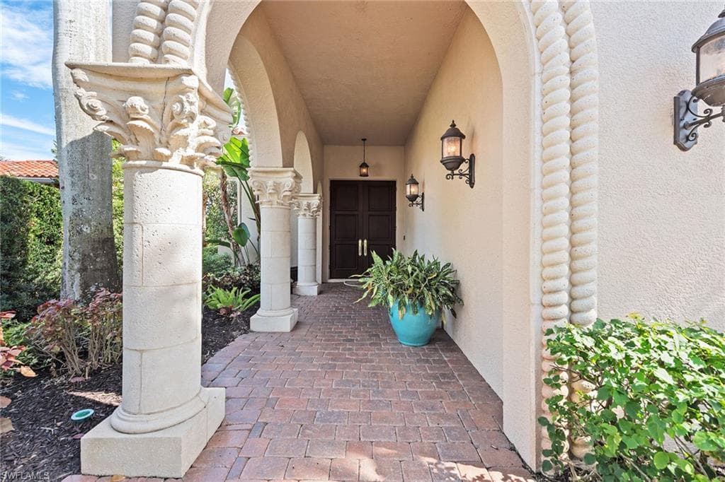 8524 Bellagio Dr, Naples, FL 34114-2