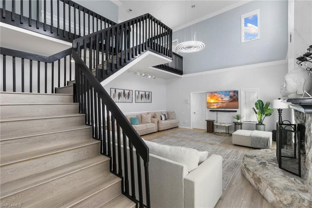 130 1st St NW, Naples, FL 34120-8