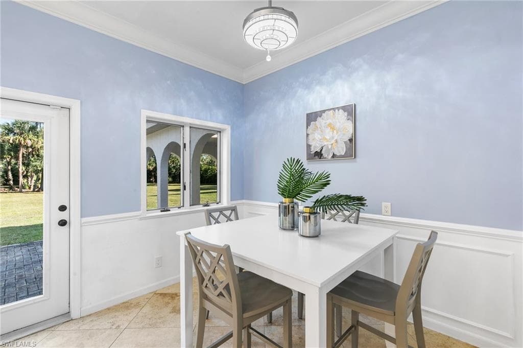 130 1st St NW, Naples, FL 34120-12
