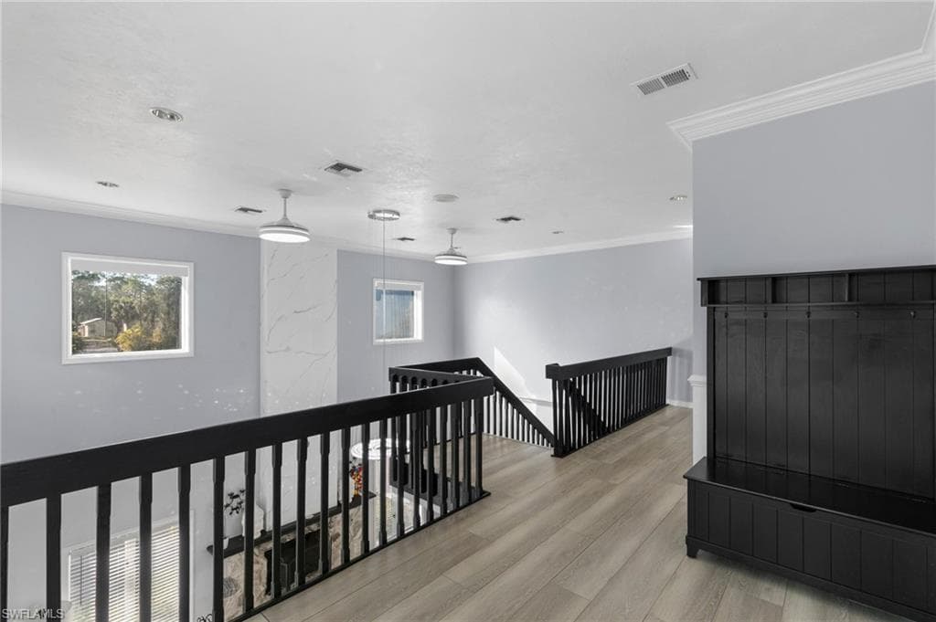 130 1st St NW, Naples, FL 34120-17
