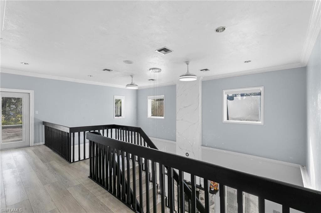 130 1st St NW, Naples, FL 34120-18