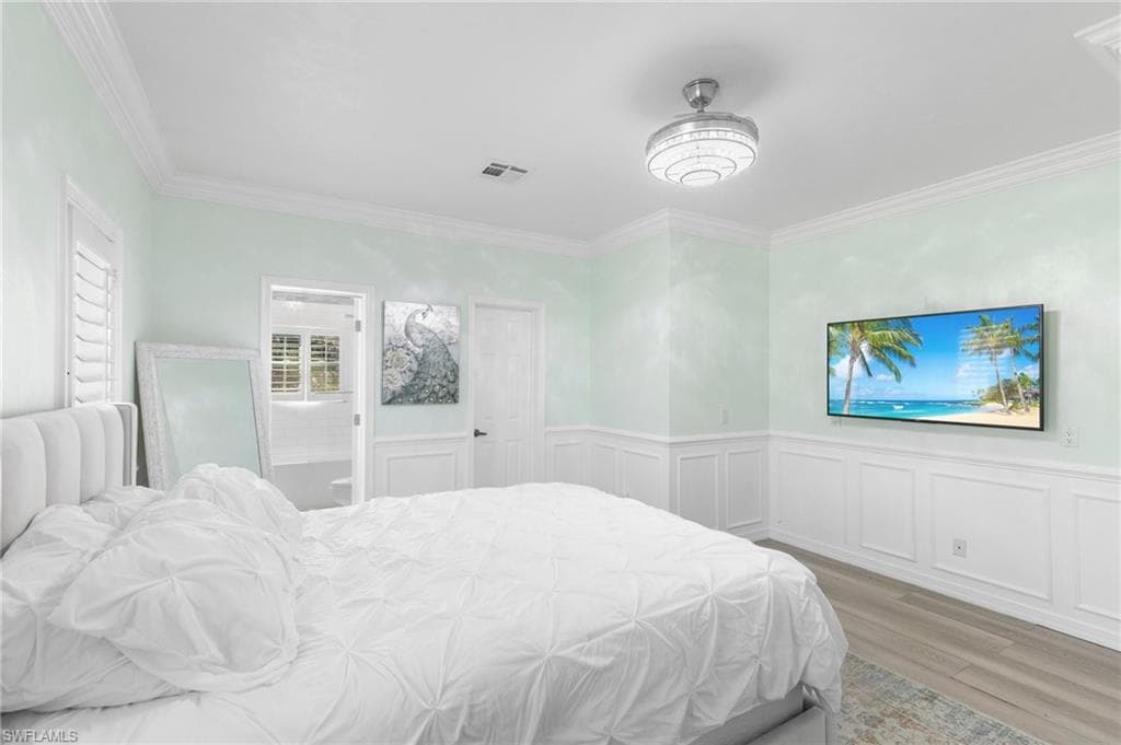 130 1st St NW, Naples, FL 34120-27