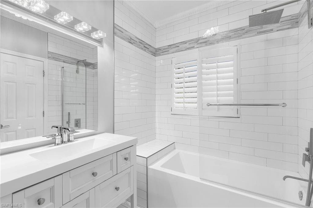 130 1st St NW, Naples, FL 34120-32