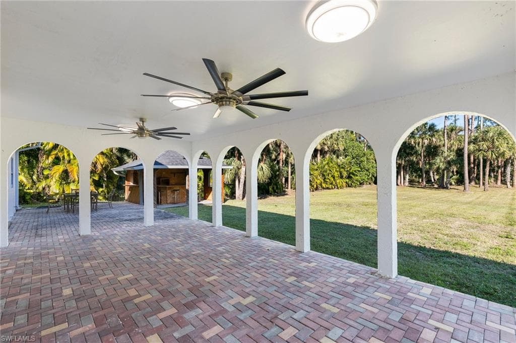 130 1st St NW, Naples, FL 34120-34