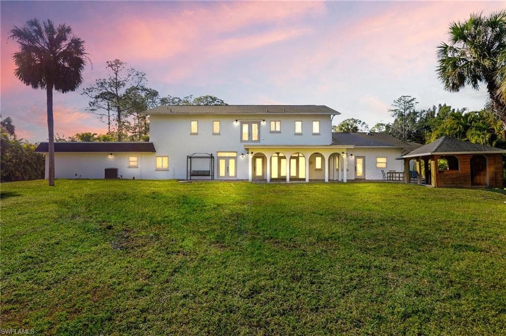 130 1st St NW, Naples, FL 34120-37