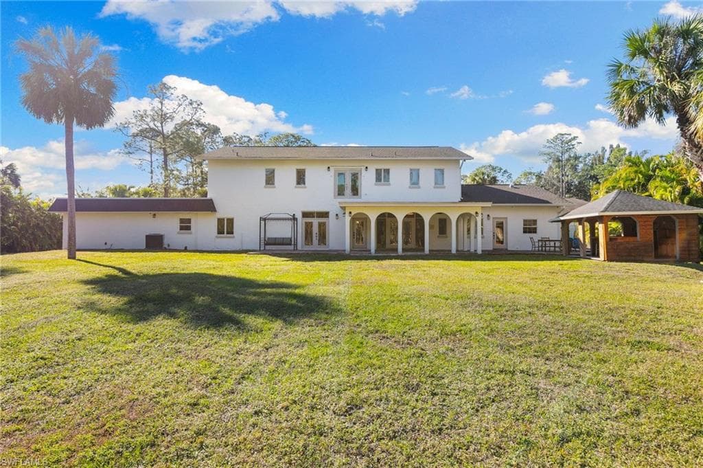 130 1st St NW, Naples, FL 34120-38