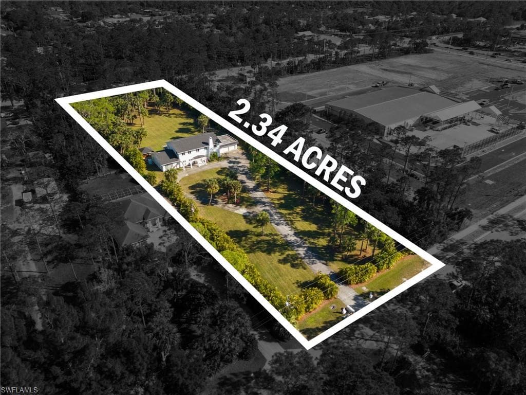 130 1st St NW, Naples, FL 34120-45
