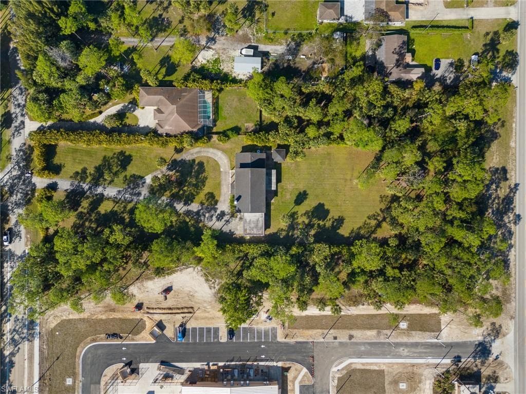 130 1st St NW, Naples, FL 34120-48
