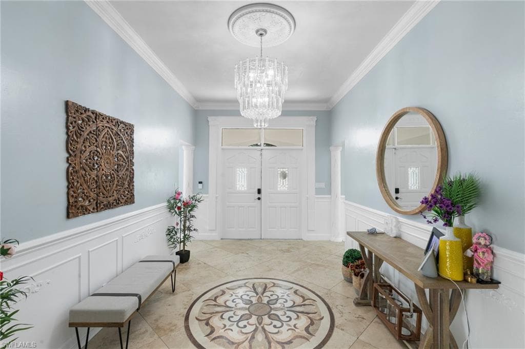 130 1st St NW, Naples, FL 34120-4