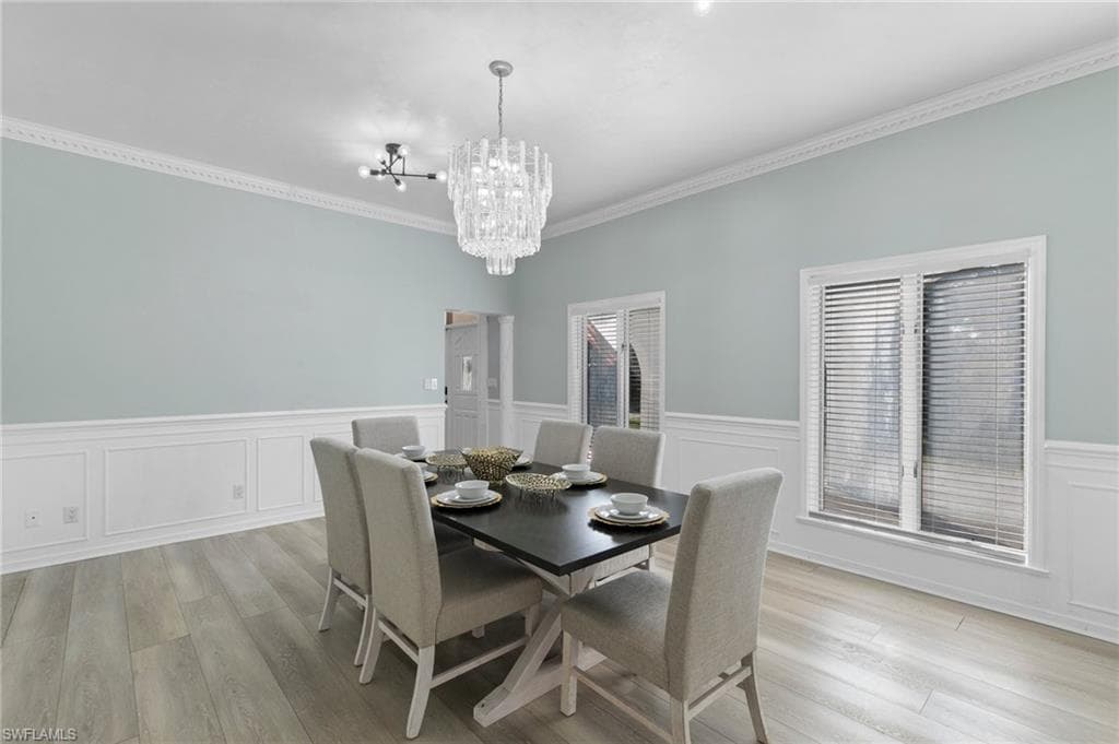 130 1st St NW, Naples, FL 34120-7