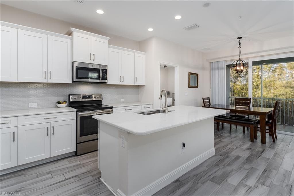2343 Sheen Ln 408, Naples, FL 34120-15