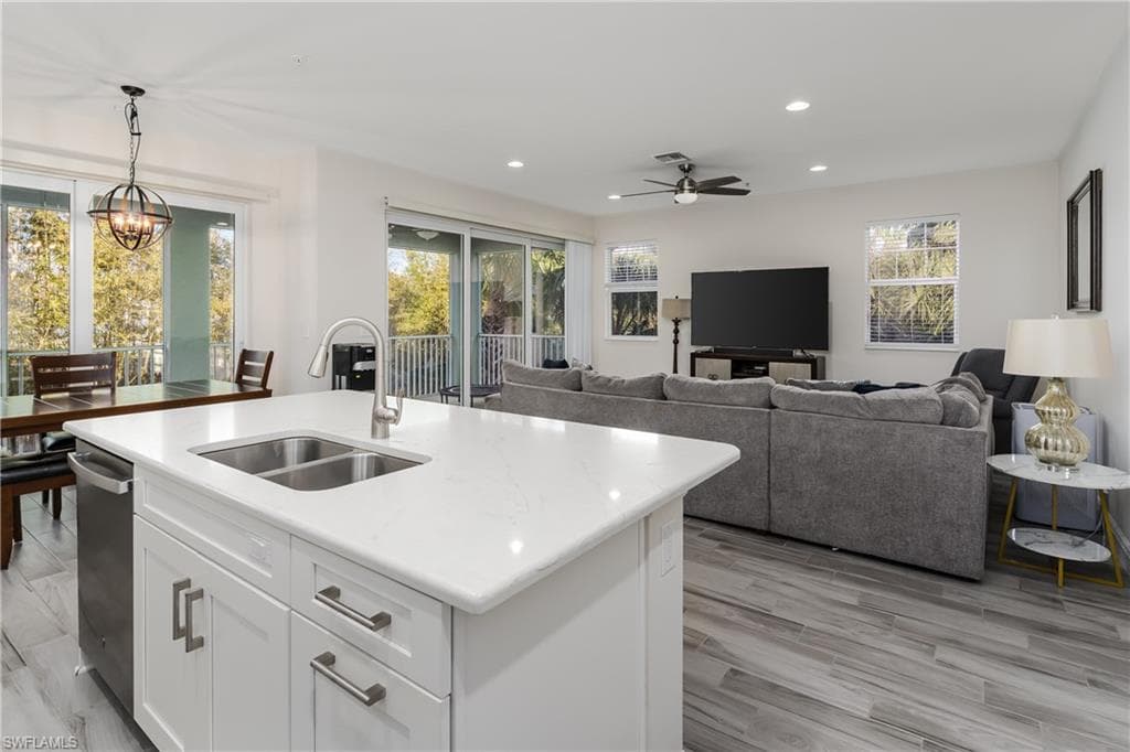 2343 Sheen Ln 408, Naples, FL 34120-17