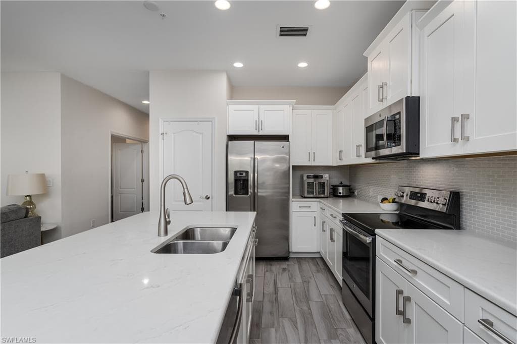 2343 Sheen Ln 408, Naples, FL 34120-20