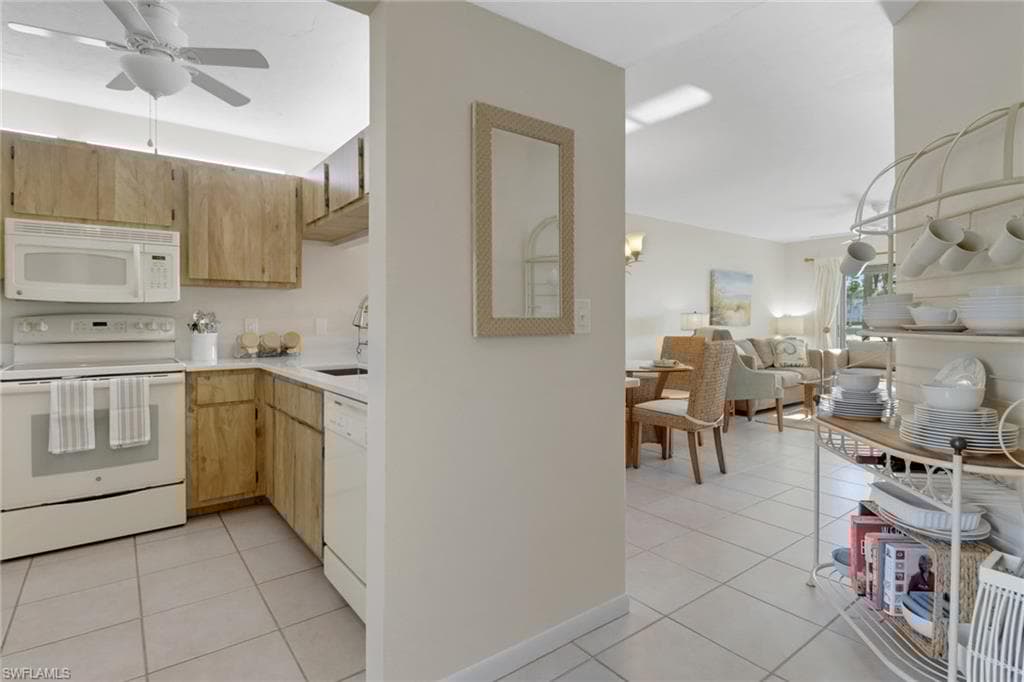 1708 Kings Lake Blvd 104, Naples, FL 34112-12