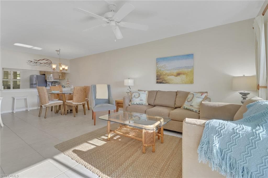 1708 Kings Lake Blvd 104, Naples, FL 34112-8