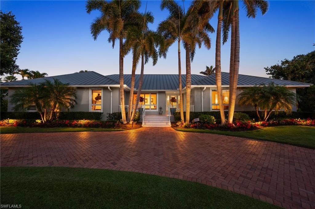 1180 Oleander Dr, Naples, FL 34102-1